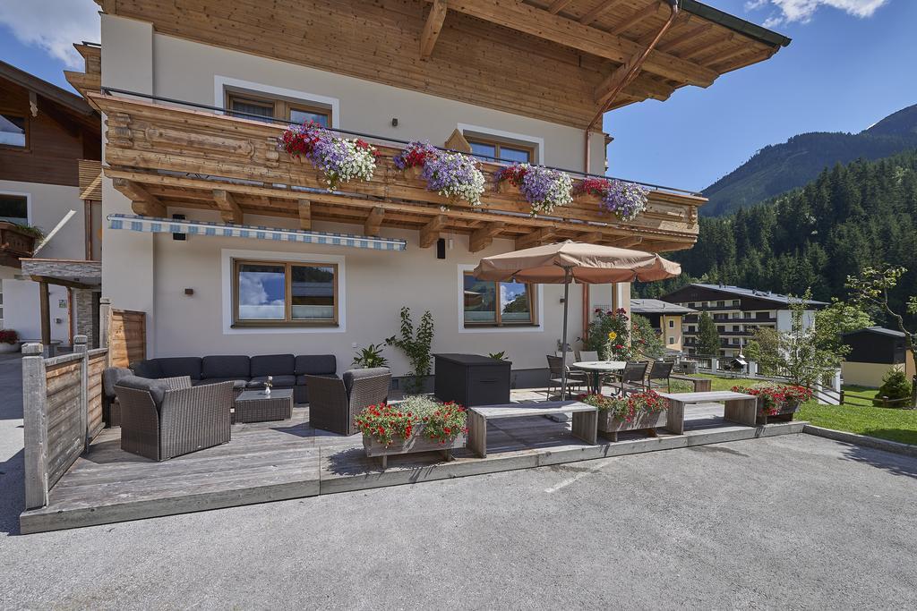 Pension Gabi Acomodação com café da manhã Saalbach-Hinterglemm Exterior foto